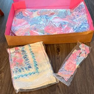 New Lilly Pulitzer Pink & Blue Patterned Beach Wrap Set with bag and hair bow